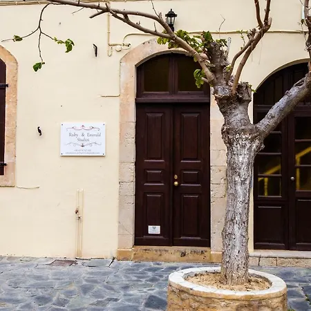 Ruby 'n Emerald Studio's Casa de hóspedes Rethymno