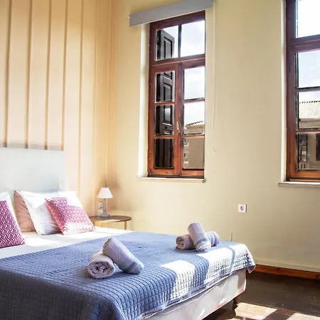 Ruby 'n Emerald Studio's 3* Rethymno