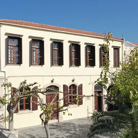 Ruby 'n Emerald Studio's Guest house