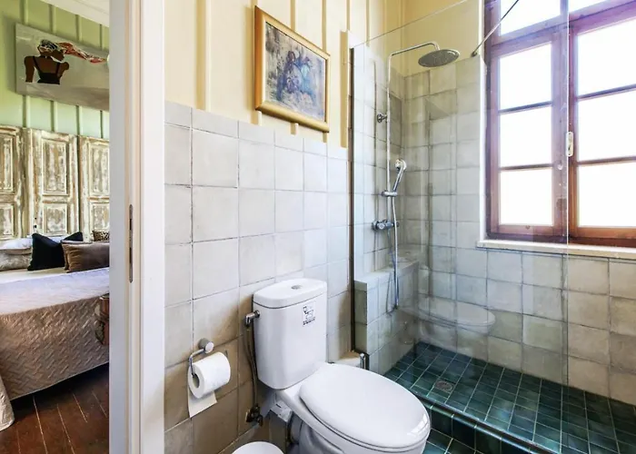 Ruby 'n Emerald Studio's Guest house