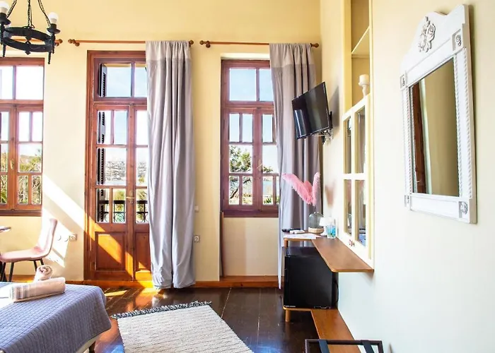 Ruby 'n Emerald Studio's Guest house