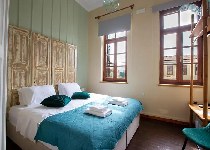 Ruby 'n Emerald Studio's Rethymno